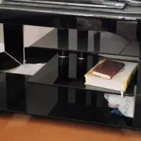 میز تلویزیون در حد کاملا نو