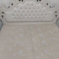 تخت و اینه کنسول و پاتختی