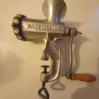 چرخ گوشت دستی قدیمی بزرگ در حد نو عتیقه