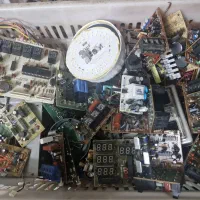 برد الکترونیکی و قطعات