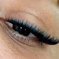 خدمات مژه و ناخن