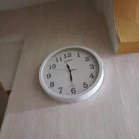 ساعت دیواری و  شبنما نو، تحویل  رایگان در محل شما