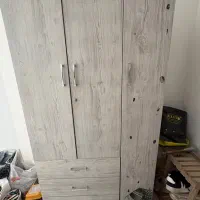 کمد آیینه نداره فقط سالمه