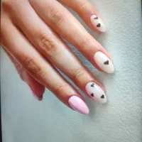 کاشت ناخن با قیمت باورنکردنی و تخفیف روی همه خدمات