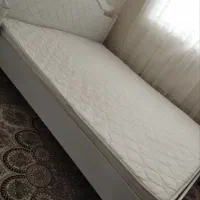 تخت دونفره  ۱۸۰*۲۰۰ سفید همراه تشک بسیار تمیز