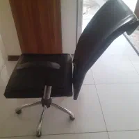 یک عدد صندلی چرخی سالم بفروش میرسد توافقی