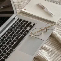 استخدام مدیر دورکار