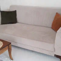 دوعدد مبل تخت شو . خیلی راحت