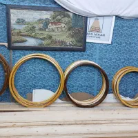 قاب آینه گرد چوبی