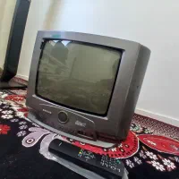 تلوزیون و چراغ مطالعه
