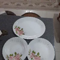 پلو و خورشت خوری