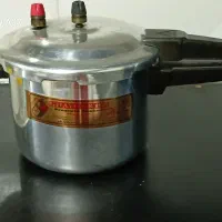 یک عدد زودپز ۶نفره درحدنو