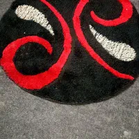 دوعدد فرش یکی ۴متری دومی دونیم متری سالم