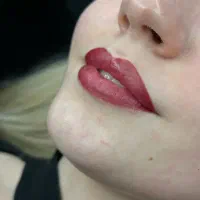 آماده همکاری با سالن دار در لاین مژه و تتو