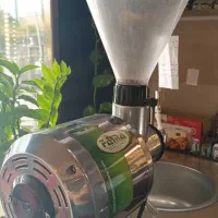 آسیاب (قهوه) فاما ، در حد نو ، تخفیف پای معامله