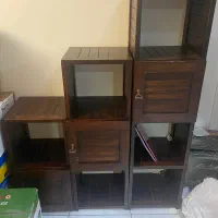 کتابخانه و جاکفشی