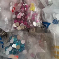 منجوق و نگین و پولک و مروارید و کریستال