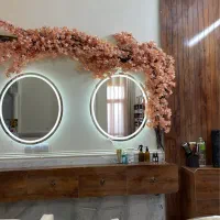 متخصص ناخن و مژه