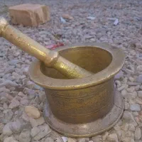 هاون قدیمی|کلکسیون اشیاء عتیقه|زابل, |دیوار