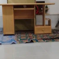 میز کامپیوتر تمیز و کمد سالم