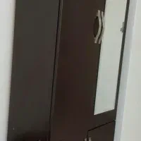 جاکفشی و کمد لباس