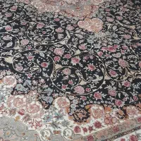 فروش دو تخته فرش ماشینی ۹متری ویک قالیچه ۱در۱.۵