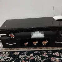 زیر تلویزیون شیشه ای