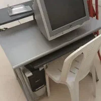 کامپیوتر کیس کیبورد میز بسیار تمیز