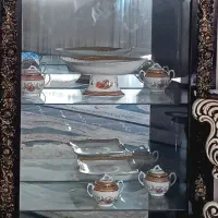 بوفه در رنگ طلایی و مشکی با شیشه های کاملا سالم|بوفه، ویترین، کنسول|ارومیه, |دیوار