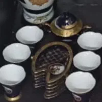 یه سری چینی وبلورجات بدون کارتون فروخته میشود