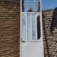 درب اهنی بسیار تمیز 80در2.70