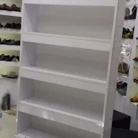 یک عدد دکور  میز پاچال و آینه قدی