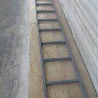 نردبان چهارپایه