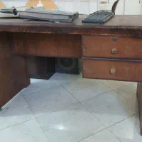 میز تحریر اداری‌