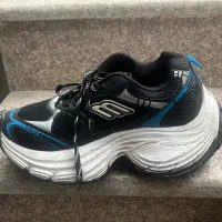 یک جفت‌کفش استوک