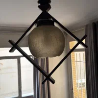 لوستر چوبی کاملا تمیز و بدون زدگی