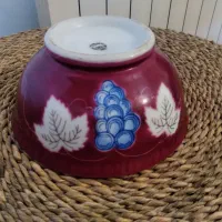 یک عدد کاسه آب گوشت خوری