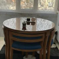 میز ناهارخوری کمجا