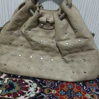 یک عدد کیف زنانه دست دوم