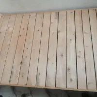 تخت چوبی