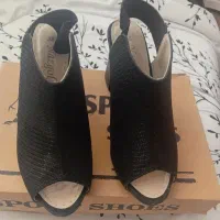 کفش مجلسی|لباس|مشهد, عبادی|دیوار