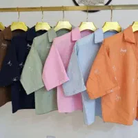 فروشنده خانم مانتو فروشی ایثار