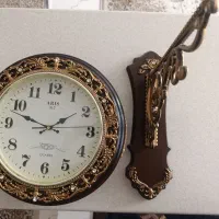 ساعت دیواری دو موتوره و دوطرفه و گنجه