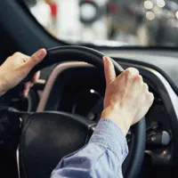 استخدام راننده با خودرو (تا 75 میلیون تومان)