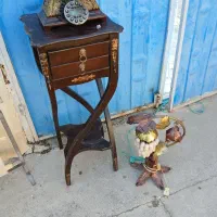 تلفن و میز تلفن