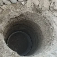 کندن چاه و خرابکاری ساختمان و استبنای انجام