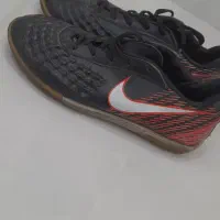 کفش فوتسال سایز ۳۸