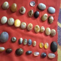 عقیق و سلیمانی و جزع و حدید