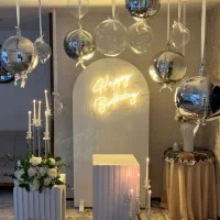 بادکنک آرایی/گل‌آرایی/دکور بله برون/دکور تولد