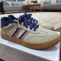 کفش کتونی|کیف، کفش، کمربند|شهرکرد, |دیوار